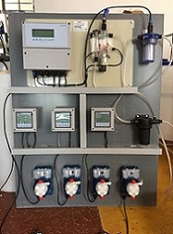 泳池水質(zhì)監(jiān)測PH，ORP，余氯，電導(dǎo)率，濁度，配加藥計量泵