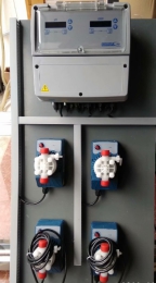 多參數(shù)檢測儀表可測PH，ORP，配加藥計量泵