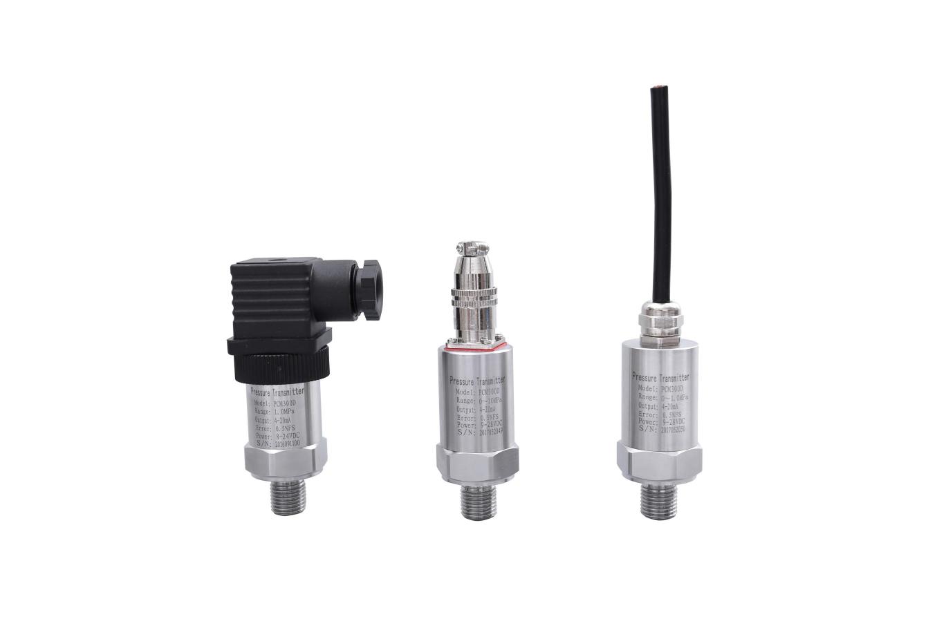 PCM300系列壓力變送器為不銹鋼圓筒外殼，采用直接引線或國際通用的DIN43650赫斯曼接線盒。外殼防護(hù)等級高，因?yàn)槠渚傻耐庑?，主要適用于室內(nèi)及機(jī)械設(shè)備的配套上，廣泛應(yīng)用于對各種氣體、液體和蒸汽的壓力、液位的自動(dòng)化檢測和控制中，測量范圍廣、精度高、穩(wěn)定性好、性能可靠、安裝使用方便等特點(diǎn)，具有反向極性保護(hù)、防雷擊性能好，抗射頻干擾能力強(qiáng)。該產(chǎn)品廣泛應(yīng)用于石油、化工、冶金、航空、航天、醫(yī)療設(shè)備、車輛、制冷機(jī)、壓縮機(jī)等行業(yè)的過程控制及測量。
