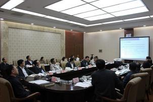 隨著經(jīng)濟的快速發(fā)展，工業(yè)發(fā)展的污水處理問題日益突出。據(jù)統(tǒng)計，工業(yè)領域五大行業(yè)排放量均過億噸。在環(huán)保政策趨嚴的當下，這一現(xiàn)狀可謂加速釋放了工業(yè)廢水處理市場。